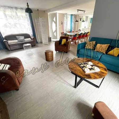 Casa vacanze Entre La Et Le Avec Piscine Et Jacuzzi Vittefleur
