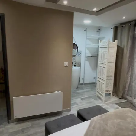 Entre La Et Le Avec Piscine Et Jacuzzi Feriehus Vittefleur
