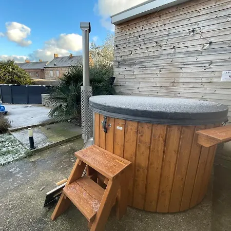 Entre La Et Le Avec Piscine Et Jacuzzi Feriehus