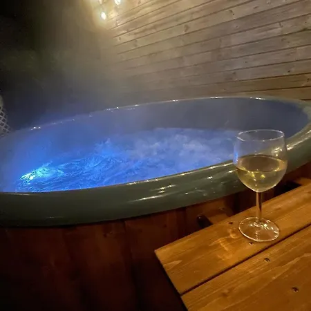 Feriehus Entre La Et Le Avec Piscine Et Jacuzzi