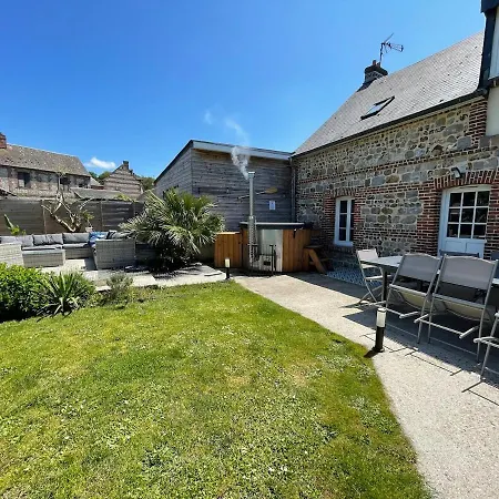 Casa vacanze Entre La Et Le Avec Piscine Et Jacuzzi Vittefleur